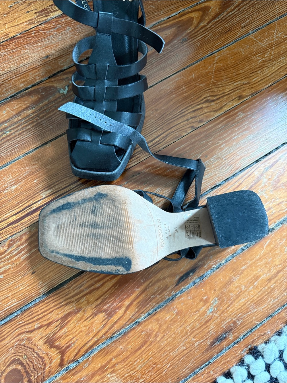 ALOHAS Black Strappy Block Heels - Picture 5 of 6
